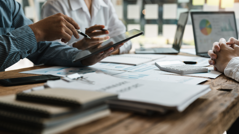 Directors' duties: essential responsibilities & legal risks you must ...